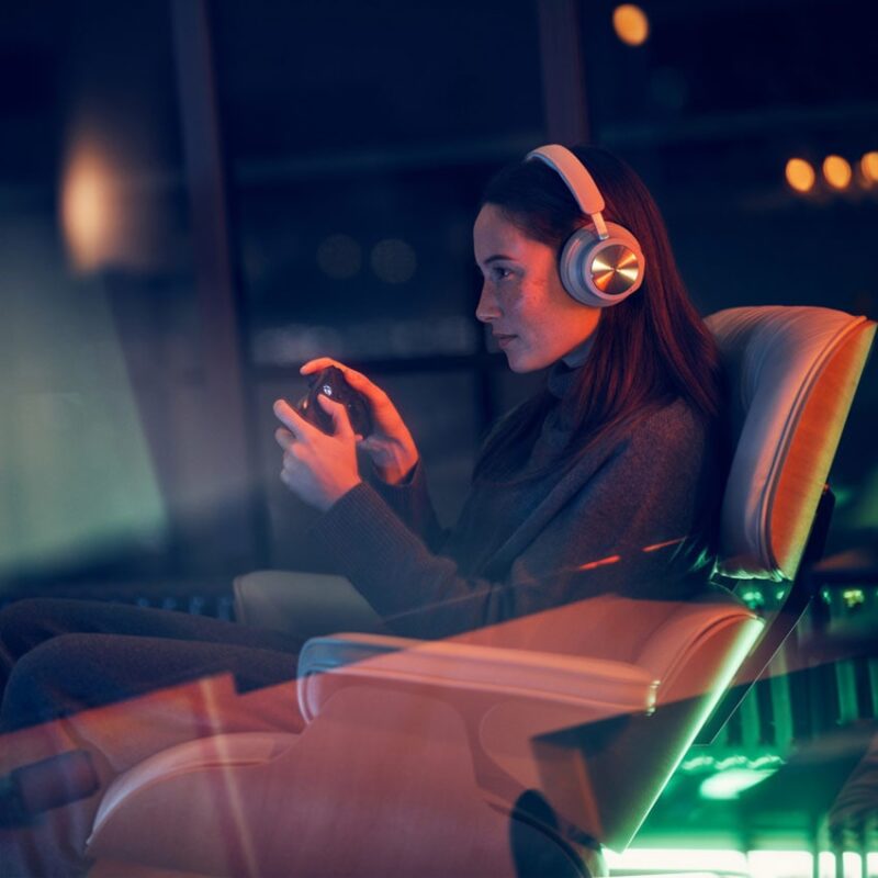 Tai nghe B&O Beoplay Portal