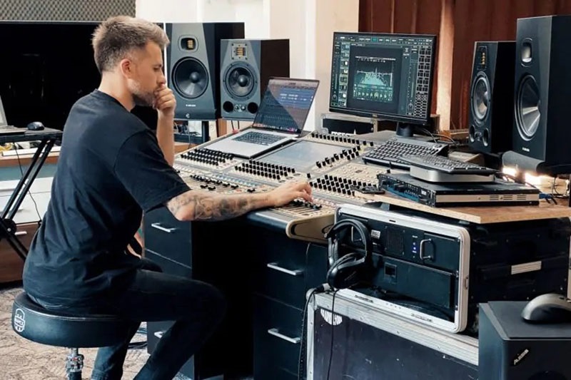 giá của Loa Adam Audio T8V