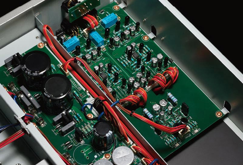 giá thành của Đầu CD Luxman D-03X